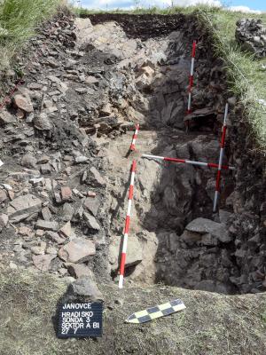 2. etapa archeologického výskumu na vedecké a dokumentačné účely púchovského hradiska v Jánovciach (okr. Poprad)