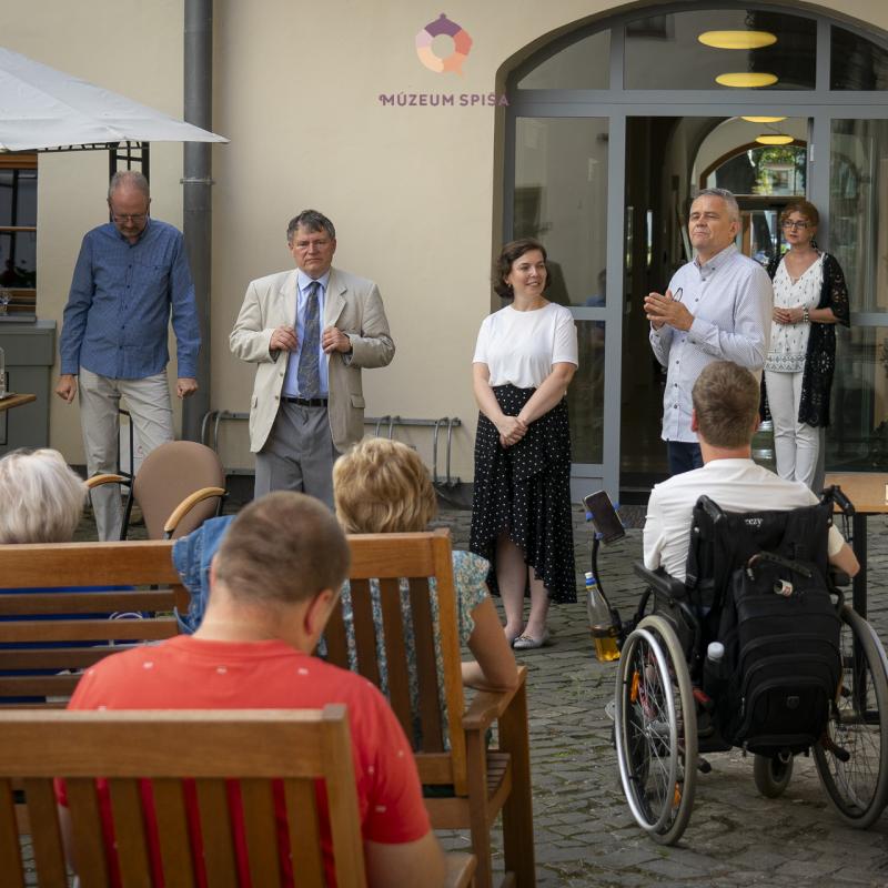 Dvorné dialógy 93- prezentácia novej pbulikácie "Dejiny Slovenska" v Múzeu Spiša.