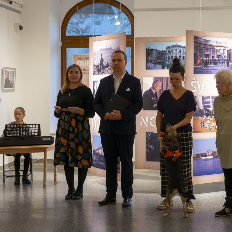 ALEXANDER DUBČEK AKO HO NEPOZNÁME OBJEKTÍVOM EMILA FORNAYA